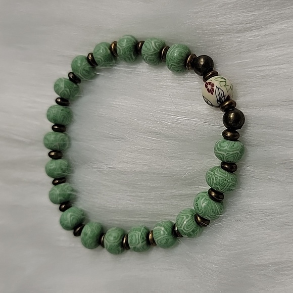 Handmade Bead Bracelet - Picture 2 of 5